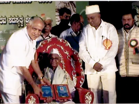 The State Patrika Academy Award being presented to Lokadarshan, 2000