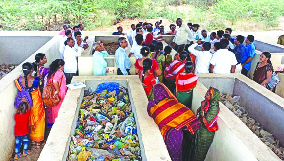 ವಿವಿಧ ಕಾಲೋನಿಗಳಿಗೆ ಶಾಸಕ ಚರಂತಿಮಠ ಭೇಟಿ ಪರಿಶೀಲನೆ