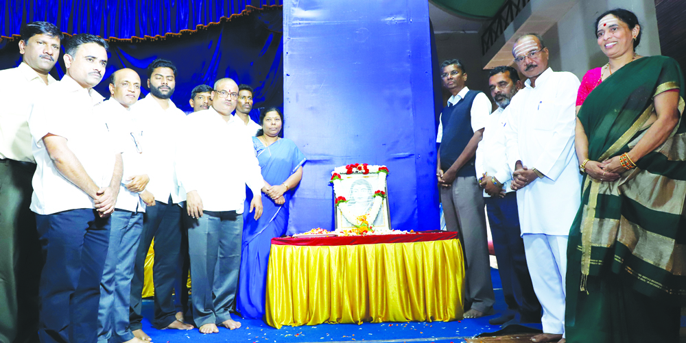 ಪ್ರತ್ಯೇಕ ರಾಜ್ಯದಿಂದ ಕನರ್ಾಟಕ ಏಕೀಕರಣಕ್ಕಾಗಿ ಪಟ್ಟ ಶ್ರಮ ವ್ಯರ್ಥ: ಕುಲಿಗೋಡ