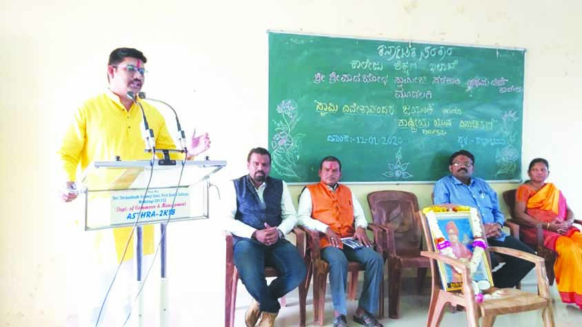 ಸ್ವಾಮಿ ವಿವೇಕಾನಂದರು ಸಮಾಜದ ನಿಜವಾದ ಸುಧಾರಕರಾಗಿದ್ದಾರೆ