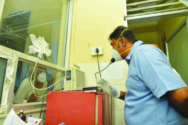 ಜಿಲ್ಲಾ ಕೋವಿಡ್ ಆಸ್ಪತ್ರೆಗೆ ಜಿಲ್ಲಾ ಉಸ್ತುವಾರಿ ಸಚಿವರ ಭೇಟಿ