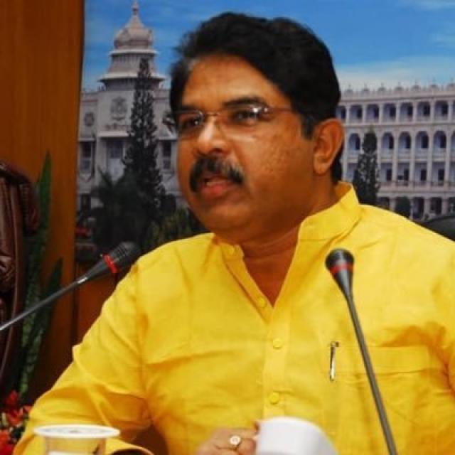  ವೈದ್ಯಕೀಯ ಉಪಕರಣ ಖರೀದಿಯಲ್ಲಿ ಅವ್ಯವಹಾರ: ದಾಖಲೆ ಕೊಟ್ಟರೆ ಉತ್ತರಿಸಲು ಸರ್ಕಾರ ಸಿದ್ಧ- ಆರ್. ಅಶೋಕ