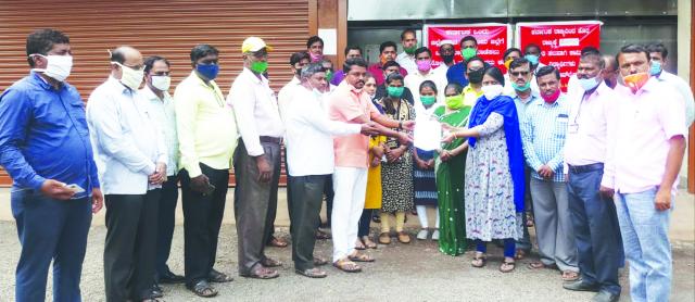 ಚಂದ್ರಮೌಳೇಶ್ವರ ಹತ್ಯೆ ಖಂಡಿಸಿ ಆರೋಪಿಯ ಮೇಲೆ ಕಠಿಣ ಕಾನೂನು ಕ್ರಮ ಕೈಗೊಳ್ಳುವಂತೆ ಮನವಿ