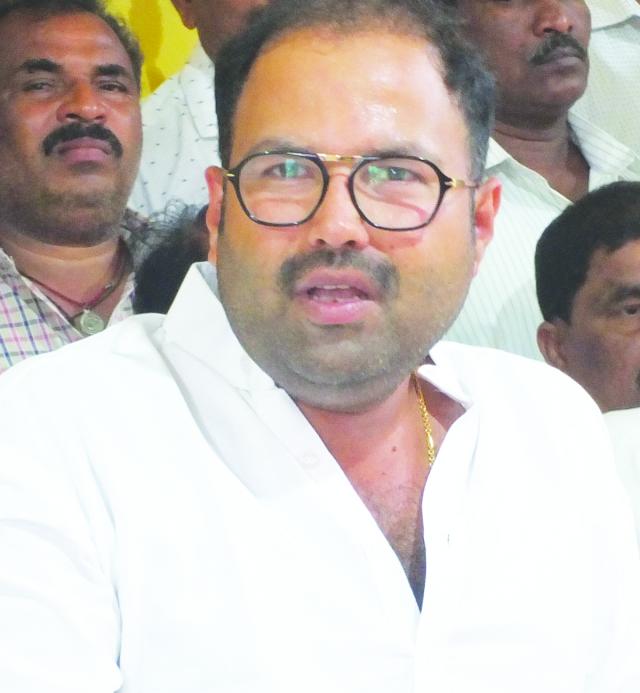 ಹುಬ್ಬಳ್ಳಿ-ಅಂಕೋಲಾ ರೈಲುಮಾರ್ಗಕ್ಕೆ ಆಗ್ರಹಿಸಿ ಹೈಕೋಟರ್್ನಲ್ಲಿ ಅಜರ್ಿಗೆ ಆಸ್ನೋಟಿಕರ್ ನಿಧರ್ಾರ 