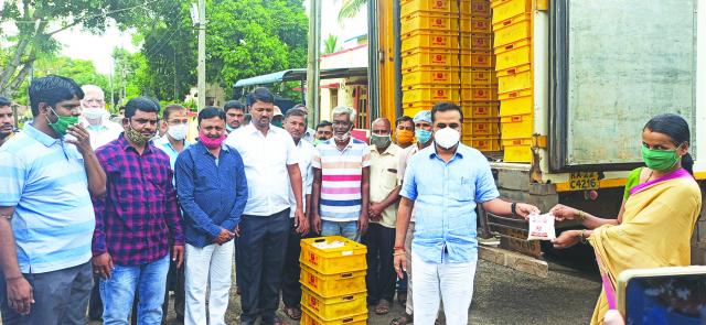 ಜನರಿಗೆ ಪ್ರತಿದಿನ 10 ಸಾವಿರ ಲೀಟರ ಹಾಲು ಕೊಡುವ ವ್ಯವಸ್ಥೆ