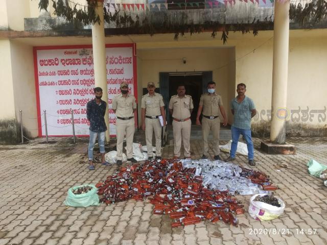 ಅಮದಳ್ಳಿ , ಮಲ್ಲಾಪುರದಲ್ಲಿ    ಅಬಕಾರಿ ದಾಳಿ : ಪ್ರಕರಣ ದಾಖಲು