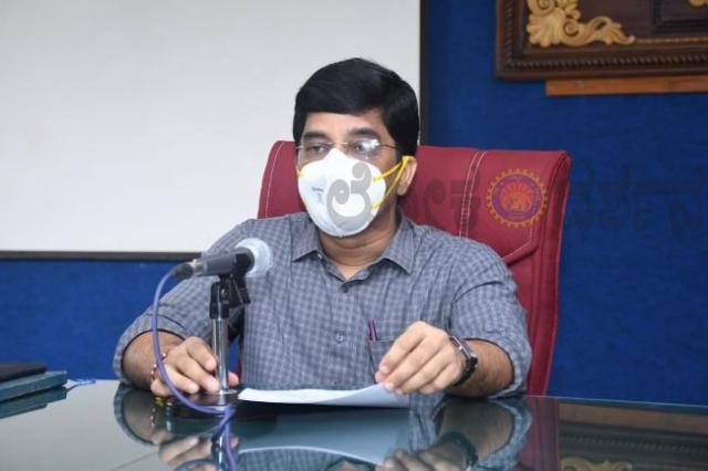 ಮರಳು ಸಾಗಾಣಿಕೆ ವ್ಯವಹಾರ ಆಗಬಾರದು : ಬಡವರಿಗೆ ಮರಳು ದೊರೆಯಬೇಕು :                      ಜಿಲ್ಲಾಧಿಕಾರಿ ಹರೀಶ್ ಕುಮಾರ್