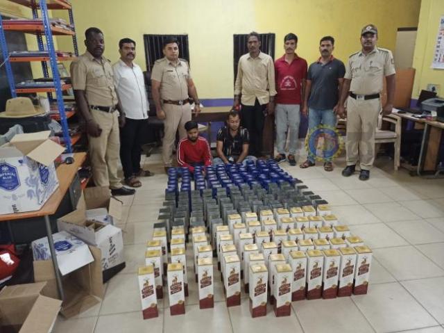 ಅಕ್ರಮ ಸಾರಾಯಿ ಸಾಗಾಟ ; ಇಬ್ಬರ ‌ಬಂಧನ‌