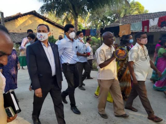ಮುಖ್ಯ ಚುನಾವಣಾ ಆಯುಕ್ತರಿಂದ ಬುಡಕಟ್ಟು ಸಮುದಾಯ ಇರುವ ಗರಡೊಳ್ಳಿ ಗ್ರಾಮಕ್ಕೆ ಖುದ್ದು ಭೇಟಿ