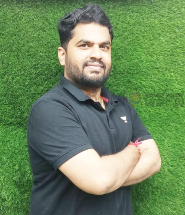 ಇದು ಘಟಾನುಘಟಿಗಳ ಮಧ್ಯದಲ್ಲಿದ್ದುಕೊಂಡು ಸದ್ದಿಲ್ಲದೇ ಮೇಲೆದ್ದು ಬಂದವನ ಸಾಧನೆಯ ಯಶೋಗಾಥೆ...! 