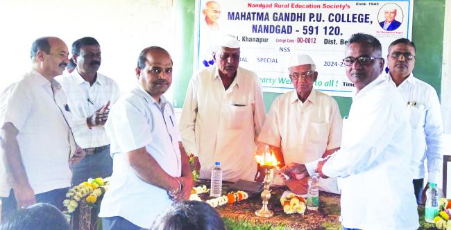 ಪಿಯು ಕಾಲೇಜಿನ ವಿದ್ಯಾರ್ಥಿಗಳಿಂದ ಎನ್‌ಎಸ್‌ಎಸ್ ಶಿಬಿರ 