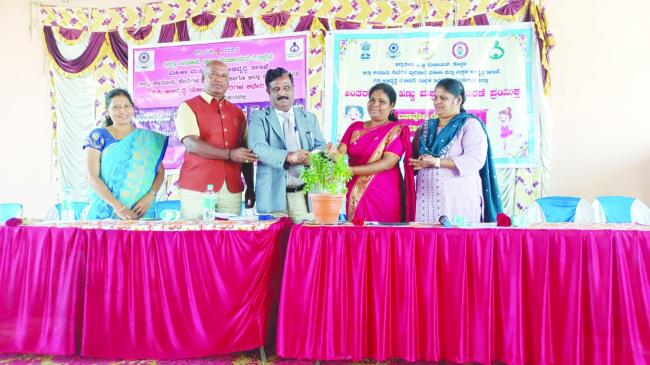 ಮಹಿಳೆಯರು ಕಾನೂನುಗಳ ಸದುಪಯೋಗ    ಪಡೆದುಕೊಳ್ಳಬೇಕು