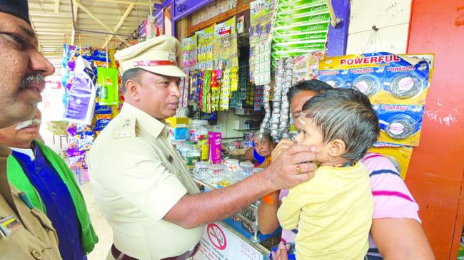 ನೊಂದವರಿಗೆ ಎಸ್‌. ಪಿ ಸಾಹೇಬರ ಸಾಂತ್ವಾನ 