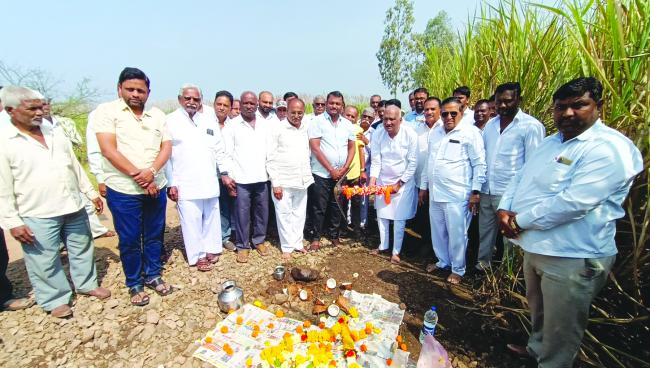 ಜುಗೂಳದಲ್ಲಿ ಸವಳು-ಜವಳು ಯೋಜನೆಗೆ ಚಾಲನೆ ರೈತ ಬೆಳೆದರೇ ದೇಶ ಸಮೃದ್ಧಿ: ಶಾಸಕ ರಾಜು ಕಾಗೆ  