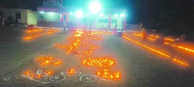 ಮೋಳೆ ಗ್ರಾಮದ ಮಲ್ಲಿಕಾರ್ಜುನ ಮಂದಿರದಲ್ಲಿ ದೀಪೋತ್ಸವ 