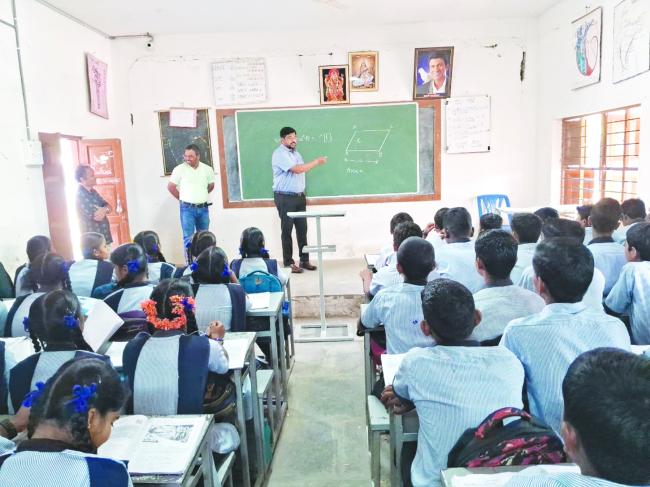 ವಿವಿಧ ಪಂಚಾಯತಿಗಳಿಗೆ ಜಿ.ಪಂ.ಸಿಇಓ ರಿಷಿ ಆನಂದ ಭೇಟಿ : ಪರೀಶೀಲನೆ 