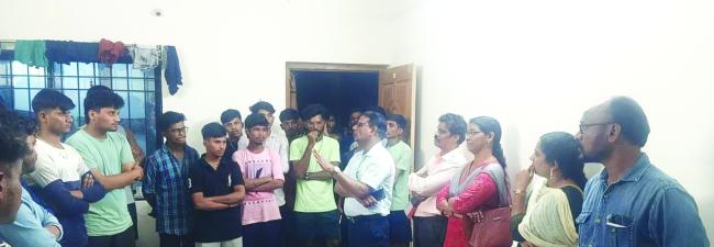 ಅಪರ ಜಿಲ್ಲಾಧಿಕಾರಿಗಳಿಂದ ಹಾಸ್ಟೆಲ್‌ಗಳ ಪರೀಶೀಲನೆ 