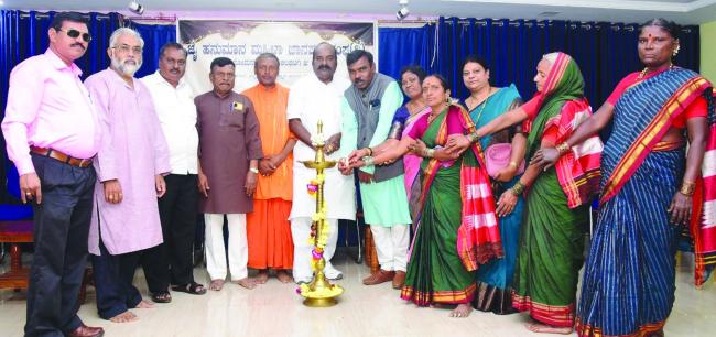 ಕನ್ನಡ ಸಾಹಿತ್ಯ ಪರಿಷತ ಭವನದಲ್ಲಿ ಜನಪದ ಕಲಾಮೇಳ ಉದ್ಘಾಟನೆ 