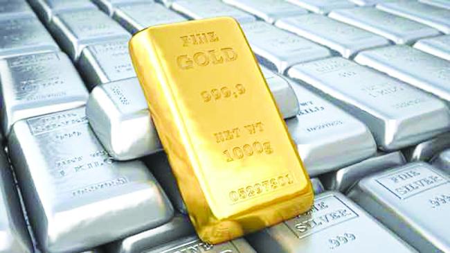 ಇಳಿದ 'ಬಂಗಾರ'ದ ಬೆಲೆ; ಬೆಳ್ಳಿ ದರ ಕೂಡ ಭಾರಿ ಕುಸಿತ