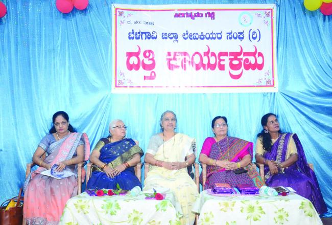 ಆಶಾ ಕಡಪಟ್ಟಿ ನಮ್ಮೆಲ್ಲರಿಗೂ ಆದರ್ಶಪ್ರಾಯರು: ಸುಮಾ ಕಿತ್ತೂರ 