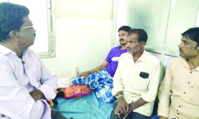 ಅಬ್ದುಲ್  ಭೇಟಿ ಮಾಡಿ ಧೈರ್ಯ ತುಂಬಿದ ಮಣ್ಣಣ್ಣವರ  