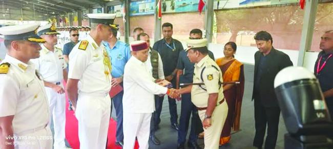 ಕಾರವಾರ ಕದಂಬ ನೌಕಾನೆಲೆಗೆ ಆಗಮಿಸಿದ ರಾಜ್ಯಪಾಲರು