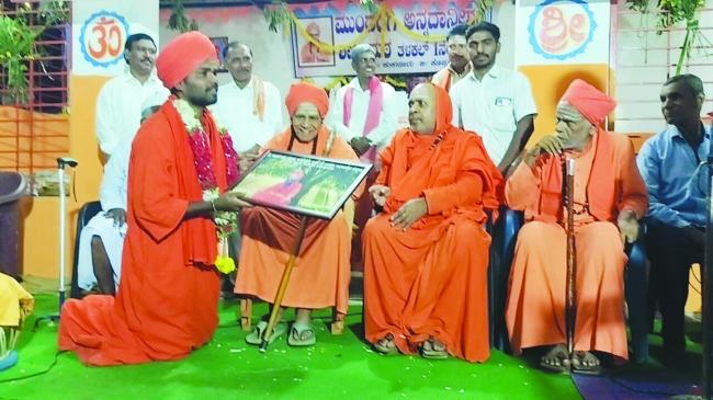 ಜೀವದಲ್ಲಿ ಅಹಂಕಾರ ಬಿಟ್ಟು ತಾಳ್ಮೆ ಜೀವನ ಮಾಡಬೇಕು- ಮುಂಡರಗಿ ಜಗದ್ಗುರು