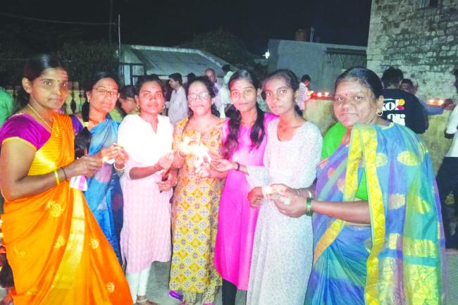 ಕೋ.ಶಿವಾಪೂರ ಗ್ರಾಮದಲ್ಲಿ ಸಂಭ್ರಮದಿಂದ ಕಾರ್ತಿಕೋತ್ಸವ 