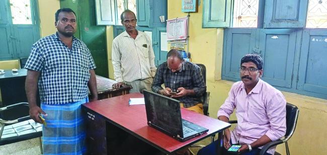 ಅಂತು ಇಂತು ಕಂಪ್ಲಿಯಲ್ಲಿ ಭತ್ತ, ಜೋಳ ಖರೀದಿ ಕೇಂದ್ರದಲ್ಲಿ ರೈತರ ನೋಂದಣಿ ಆರಂಭ