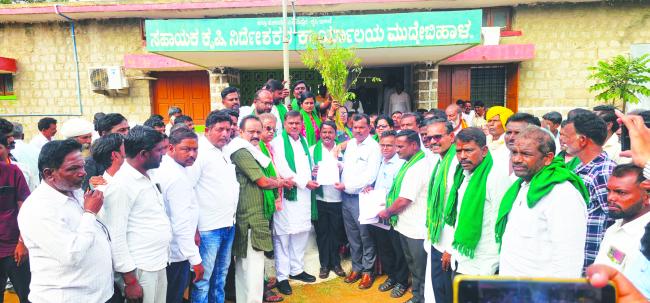 ರೈತರಿಗೆ ಸೂಕ್ತ ಪರಿಹಾರ ಒದಗಿಸದಿದ್ದರೆ ಉಗ್ರ ಹೋರಾಟದ ಎಚ್ಚರಿಕೆ 