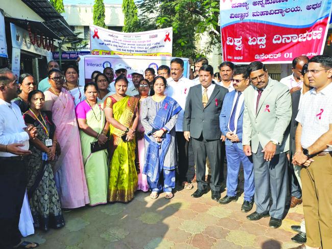 ಏಡ್ಸ ರೋಗದ ಬಗೆಗೆ ವ್ಯಾಪಕವಾಗಿ ಜಾಗೃತಿ ಮೂಡಿಸಬೇಕು: ನಾಮದೇವ ಸಾಲಮಂಟಪಿ   