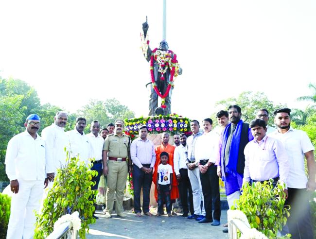 ಡಾ.ಬಿ.ಆರ್‌.ಅಂಬೇಡ್ಕರ್ 68ನೇ ಮಹಾ ಪರಿನಿರ್ವಾಣ ದಿನ:ಗೌರವ ಸಮರ್ಪಣೆ