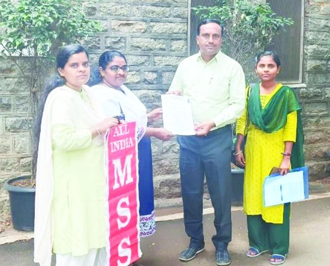 ಮಹಿಳೆಯರ ಸಮಸ್ಯೆಗಳ ಪರಿಹಾರಕ್ಕಾಗಿ ಎಐಎಮ್‌ಎಸ್‌ಎಸ್ ಸಮಿತಿಯಿಂದ ಸಚಿವರಿಗೆ ಮನವಿ  