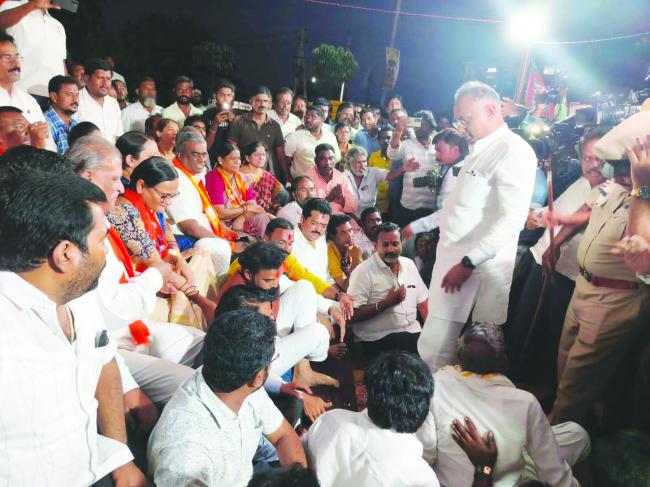 ಬಳ್ಳಾರಿ ಜಿಲ್ಲಾ ಆಸ್ಪತ್ರೆಗೆ ಆರೋಗ್ಯ ಸಚಿವ ಗುಂಡೂರಾವ್ ಧೀಡಿರ್ ಭೇಟಿ  