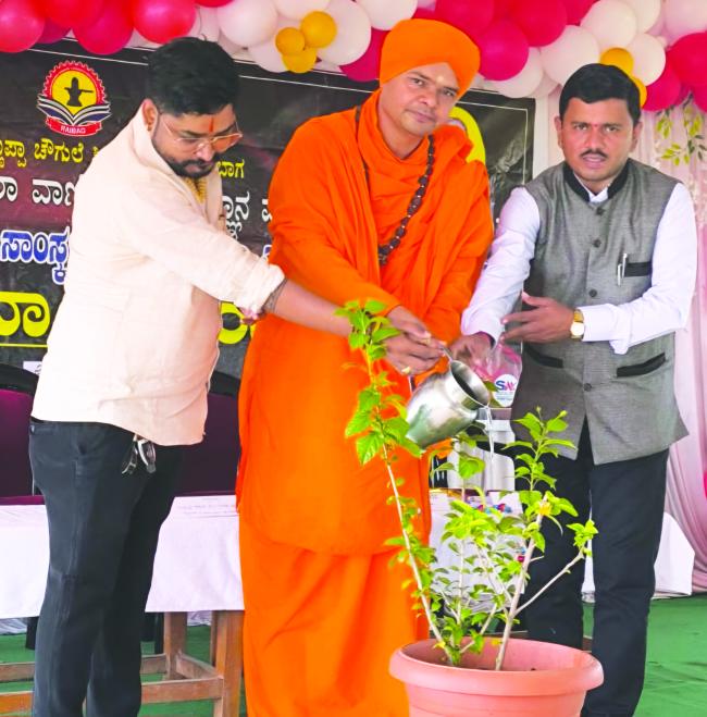 ವಿದ್ಯಾರ್ಥಿಗಳಿಗೆ ಶಿಕ್ಷಣ ಮತ್ತು ಸಂಸ್ಕೃತಿ ಎರಡು ಕಣ್ಣು ಇದ್ದಂತೆ: ಡಾ.ಅಭಿನವ ಶ್ರೀ 