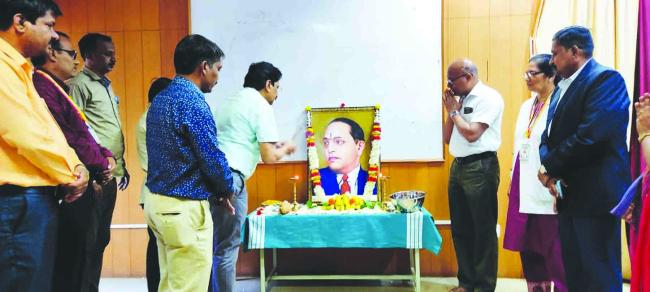 ಡಿಮ್ಹಾನ್ಸ್‌ ಸಂಸ್ಥೆಯಲ್ಲಿ ಡಾ.ಬಿ.ಆರ್‌.ಅಂಬೇಡ್ಕರ್ ರವರ68 ನೇ ಮಹಾ ಪರಿನಿರ್ವಾಣ ದಿನದ ಪ್ರಯುಕ್ತ ಗೌರವ ಸಮರೆ​‍್ಣ