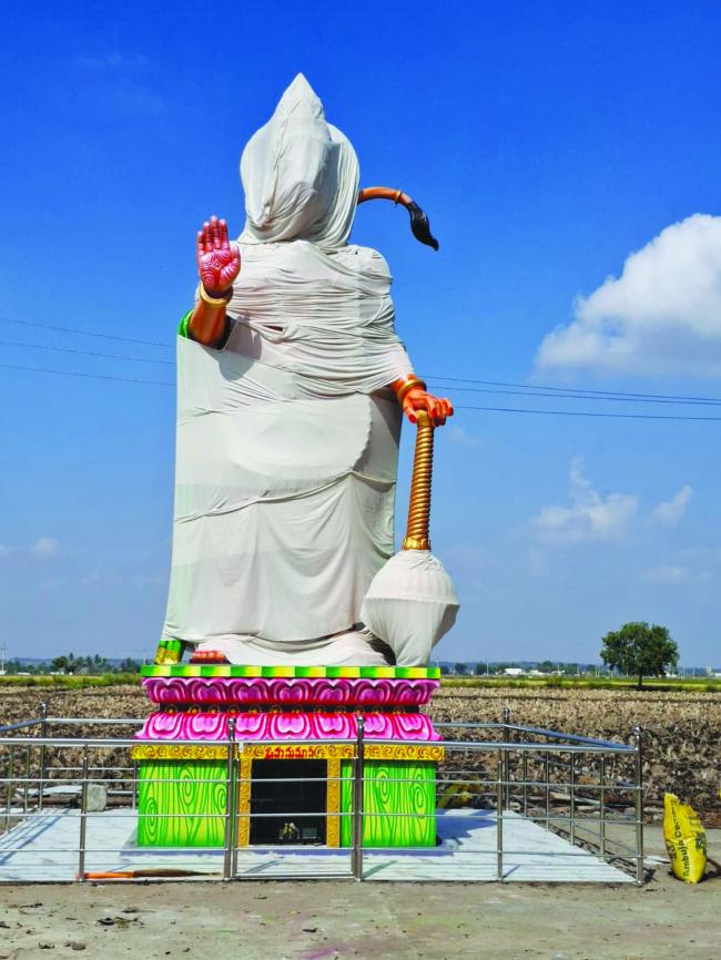 ಲೋಕಾರೆ​‍್ಣಗೆ ಸಿದ್ಧಗೊಂಡ ಶ್ರೀ ಆಂಜನೇಯ್ಯಸ್ವಾಮಿಯ ಶಿಲಾಮೂರ್ತಿ 