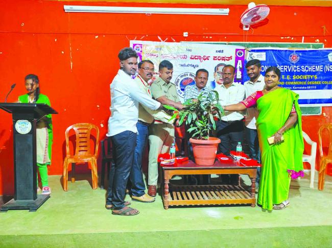 ಆರೋಗ್ಯಕರ ಸಮಾಜ ನಿರ್ಮಾಣ ಇಂದಿನ ಯುವ ಜನಾಂಗದ ಮೇಲಿದೆ  