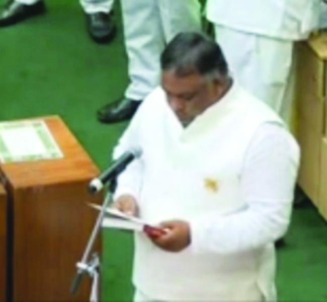 ಯಾಸೀರಖಾನ ಪಠಾಣ ಪ್ರಮಾಣ ವಚನ ಸ್ವೀಕಾರ 