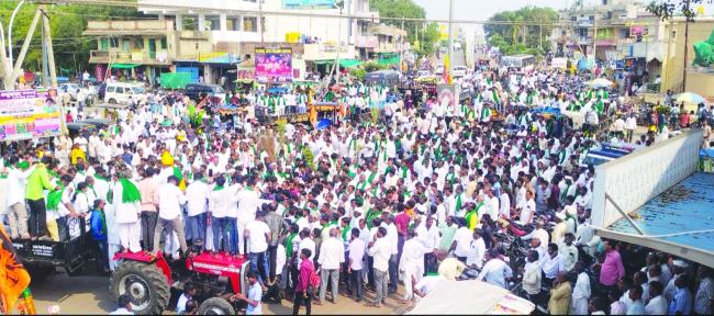 ತೊಗರಿ ಬೆಳೆ ಹಾನೀಗೀಡಾದ ರೈತರಿಗೆ ಸೂಕ್ತ ಪರಿಹಾರಕ್ಕೆ ಬೃಹತ್ ಪ್ರತಿಭಟನೆ  