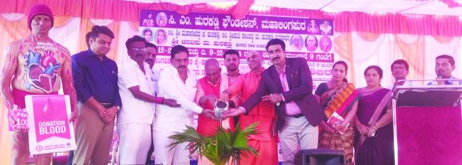 ಚನ್ನಬಸು ಹುರಕಡ್ಲಿ ಬಡವರ ಪಾಲಿನ ಭಗವಂತ : ಬಸವಾನಂದ ಸ್ವಾಮೀಜಿ 