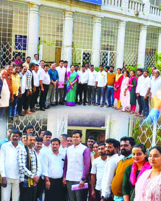 ಗ್ರಾಮ ಪಂಚಾಯತ್ ನೌಕರರ ಅನಿರ್ದಿಷ್ಟಾವಧಿ  ಪ್ರತಿಭಟನೆ :- ನ್ಯಾಯಯುತ ಹೋರಾಟಕ್ಕೆ ಸರಕಾರ ಸ್ಪಂದನೆ 