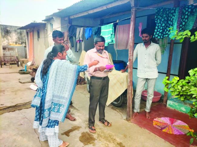 ಗ್ರಾಮದ ಅಭಿವೃದ್ಧಿಗೆ ಕರ ಪಾವತಿಸಿತಾಪಂ ಇಒ ಕೃಷ್ಣಾಪ್ಪ ಧರ್ಮರ ಮನವಿ  