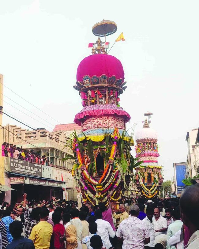 ಪೇಟೆ ಬಸವೇಶ್ವರ ಮತ್ತು ನೀಲಮ್ಮನವರ ಸಂಭ್ರಮದ ಜೋಡಿ ಮಹಾ ರಥೋತ್ಸವ 