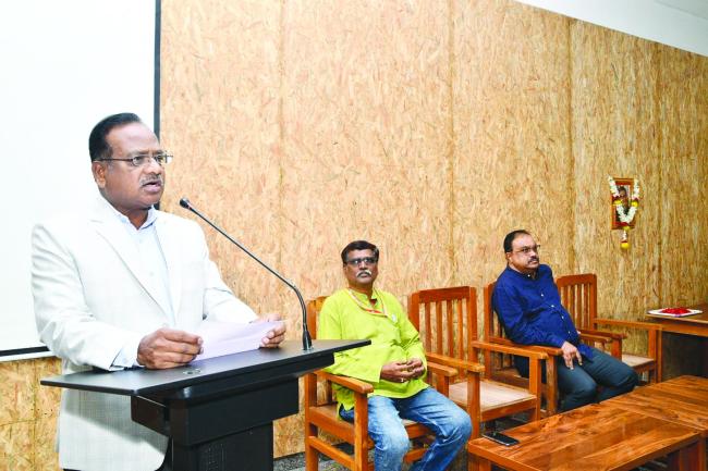 ರಾಜಕೀಯ ಮುತ್ಸದ್ಧಿ ಎಂ.ಎಸ್‌. ಕೃಷ್ಣ - ಡಾ.ಡಿ.ವಿ. ಪರಮಶಿವಮೂರ್ತಿ,  