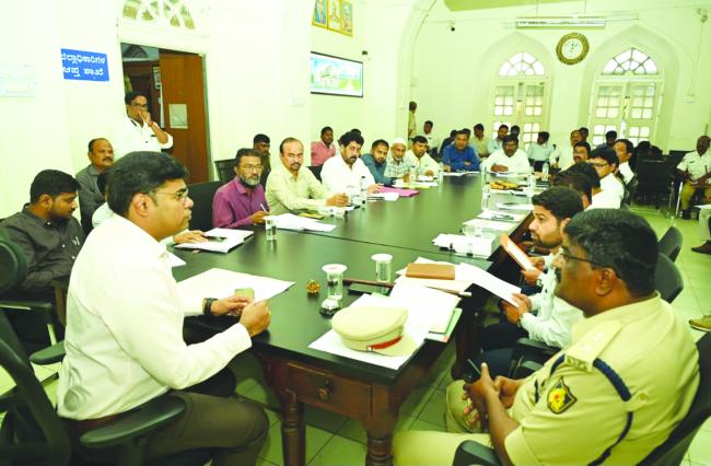 ರಸ್ತೆ ಅಪಘಾತ ತಡೆಗೆ ಕಟ್ಟುನಿಟ್ಟಾಗಿ ನಿಯಮಗಳ ಪಾಲನೆಗೆ ಅರಿವು ಮೂಡಿಸಿ: ಜಿಲ್ಲಾಧಿಕಾರಿ ಟಿ.ಭೂಬಾಲನ್ 