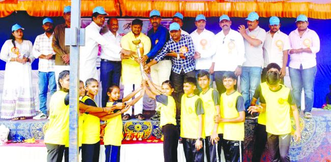 ಕ್ರೀಡಾಪಟುಗಳನ್ನು ಬೆಳಕಿಗೆ ತರುವಲ್ಲಿ ನಾವೆಲ್ಲರೂ ಶ್ರಮಿಸಬೇಕು: ಗೀರೀಶ ಬಿರಾದಾರ 