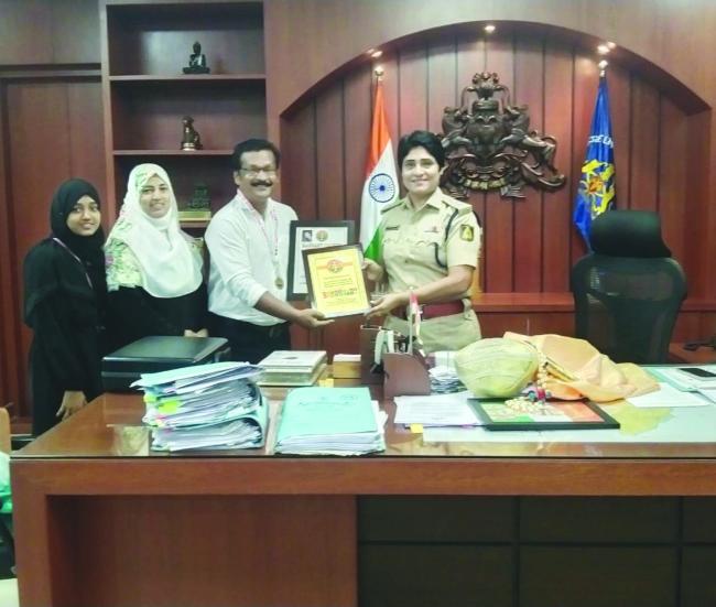 ಕಲಾವಿದ ರಫಿರವರ ಕಲಾಚಿತ್ರಗಳು ರೇಡಿಯಂಟ್ ಟ್ಯಾಲೆಂಟ್ ಬುಕ್ ಆಫ್ ರೆಕಾರ್ಡ್ಸಗೆ ಸೇರೆ​‍್ಡ