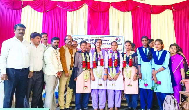  ಜಿಲ್ಲಾಮಟ್ಟದ ಮತದಾರ ಜಾಗೃತಿ ಸ್ಪರ್ಧೆ- ರಾಜ್ಯ ಮಟ್ಟಕ್ಕೆ ಆಯ್ಕೆ 