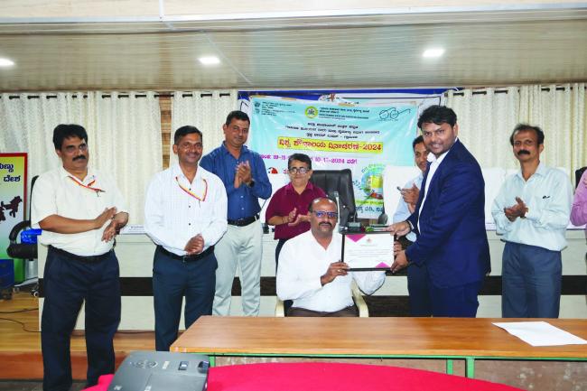 ರವಿ ಪಟಗಾರಗೆ ಪಿಡಿಓ ಆಫ್ ದಿ ಮಂತ್ ಪ್ರಶಸ್ತಿ 